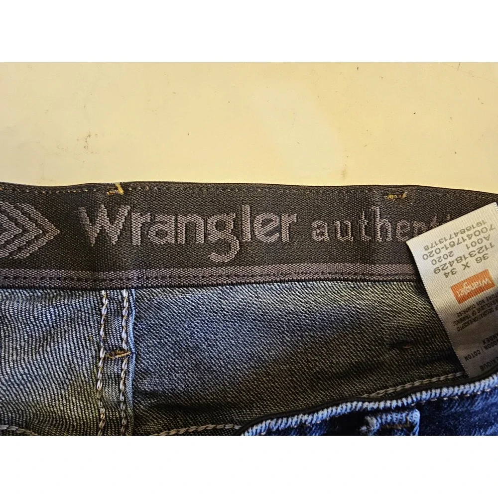 Wrangler Men's Authentics Reg Fit Straight Leg Jeans Blue 36x34‎